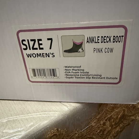 Stylish Black Men's Boots with Orange Laces - Picture 7 of 7